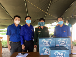 Đoàn Cơ sở Công ty TNHH MTV KTCT Thuỷ lợi Bình Thuận tổ chức thăm hỏi, tặng quà chốt kiểm dịch và khu cách ly trên địa bàn TP.Phan Thiết.
