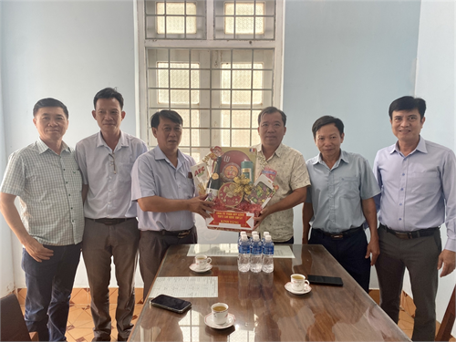 BAN GIÁM ĐỐC CÔNG TY TNHH MTV KTCT THỦY LỢI BÌNH THUẬN  THĂM, CHÚC TẾT TẠI CÁC ĐƠN VỊ TRỰC THUỘC CÔNG TY