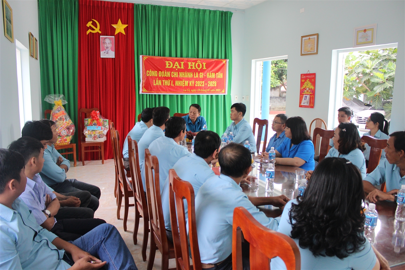 Thường trực LĐLĐ tỉnh thăm, tặng quà cho đoàn viên, người lao động nhân dịp Tết Nguyên đán Tân Mão 2023.